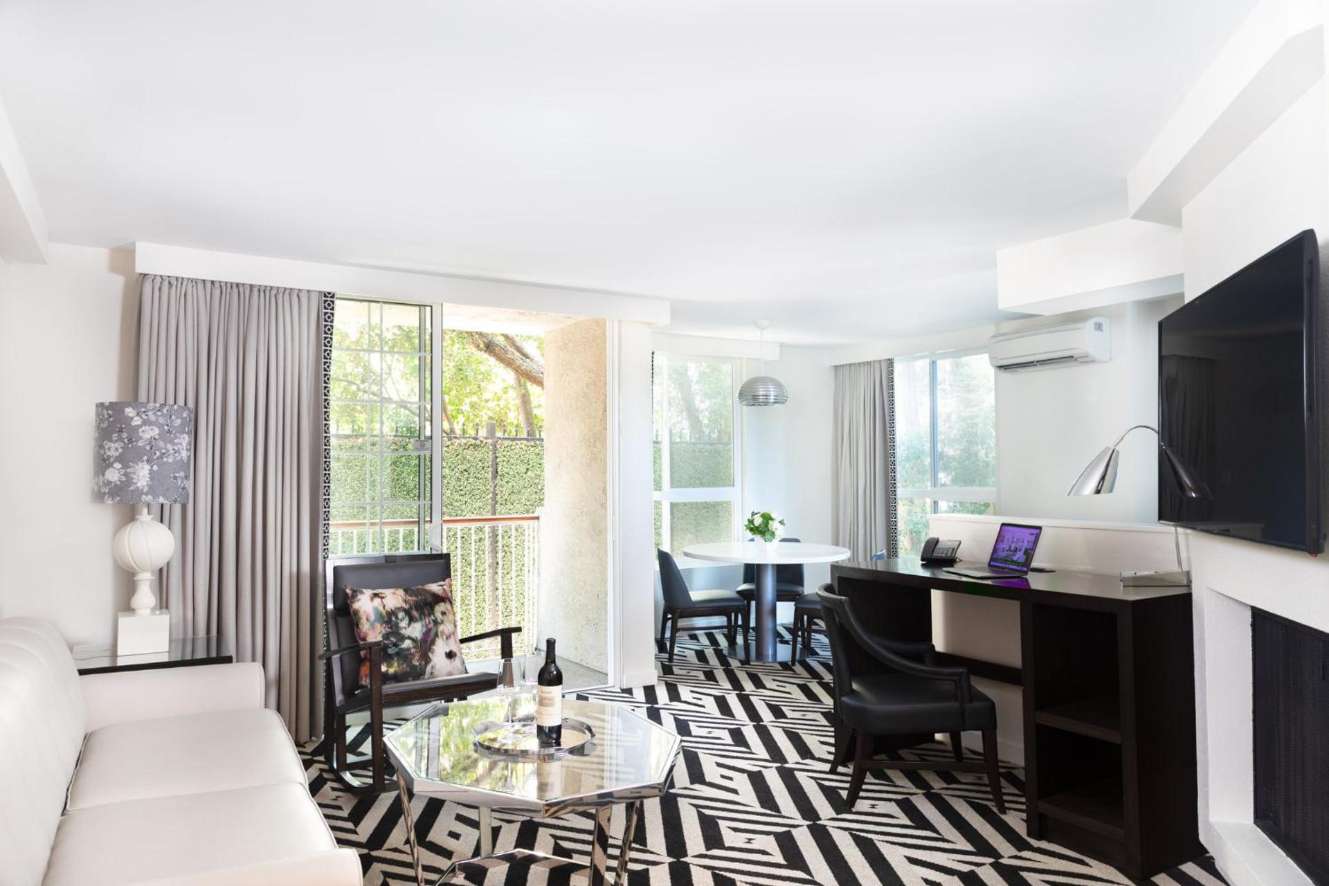 Photo of the whole room