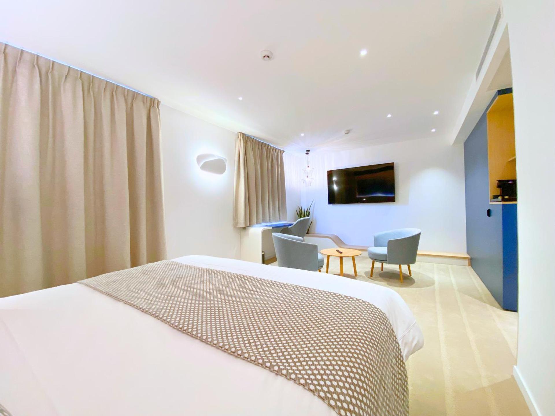 Photo of the whole room