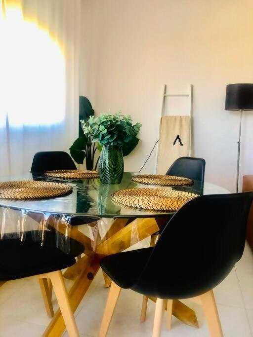 Apartamento con WIFI y piscina cerca del mar