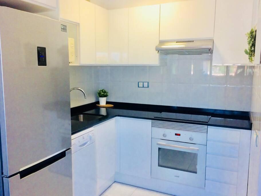 Apartamento con WIFI y piscina cerca del mar