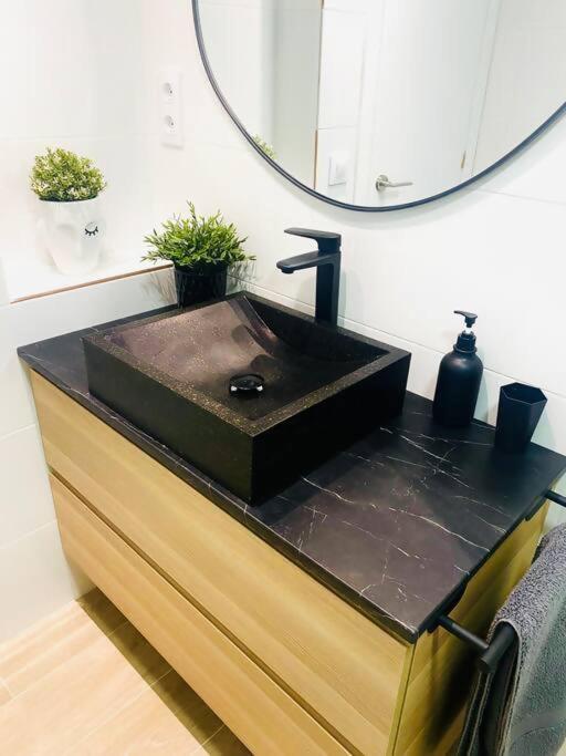 Apartamento con WIFI y piscina cerca del mar