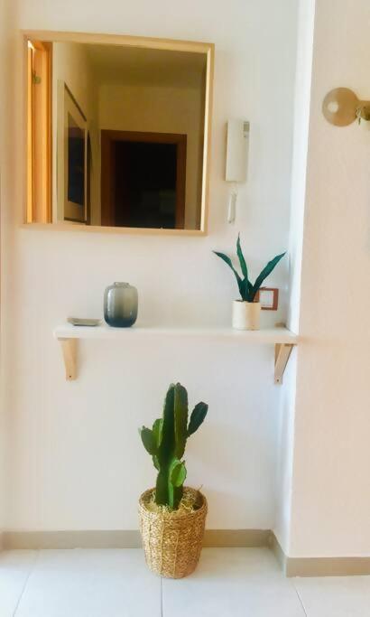 Apartamento con WIFI y piscina cerca del mar