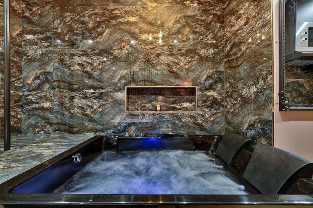 Welcome to Secret Love