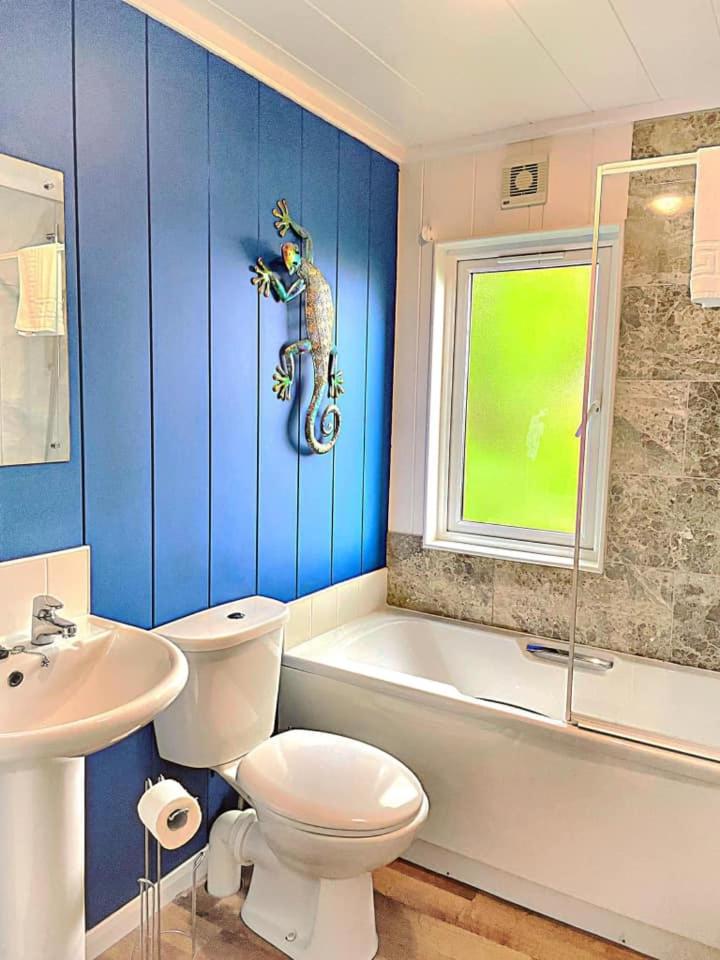 Woodland View -Hot Tub-Tenby-Carmarthen-St Clears