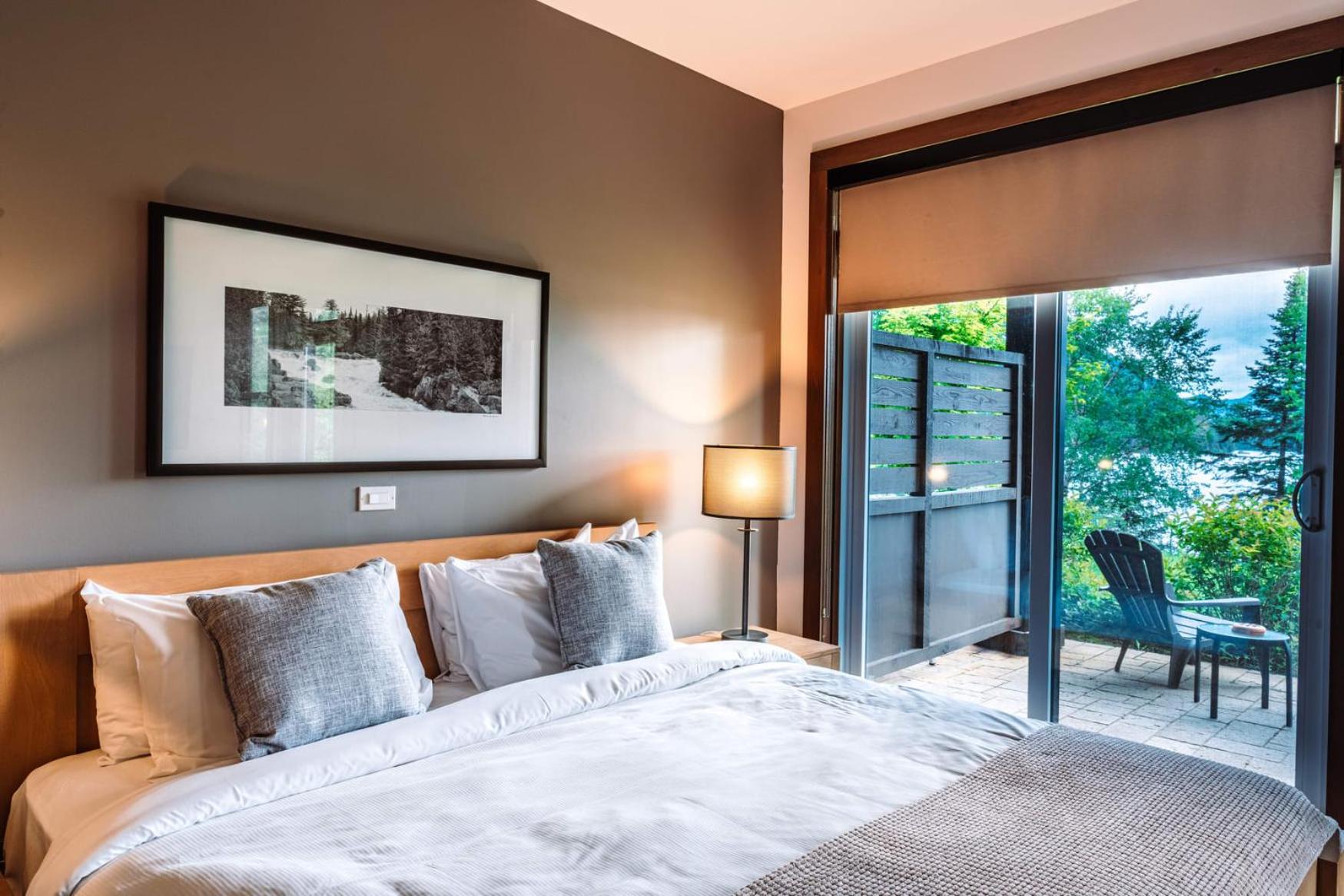 Lakefront Mountain View - 1 Bedroom Resort Suite