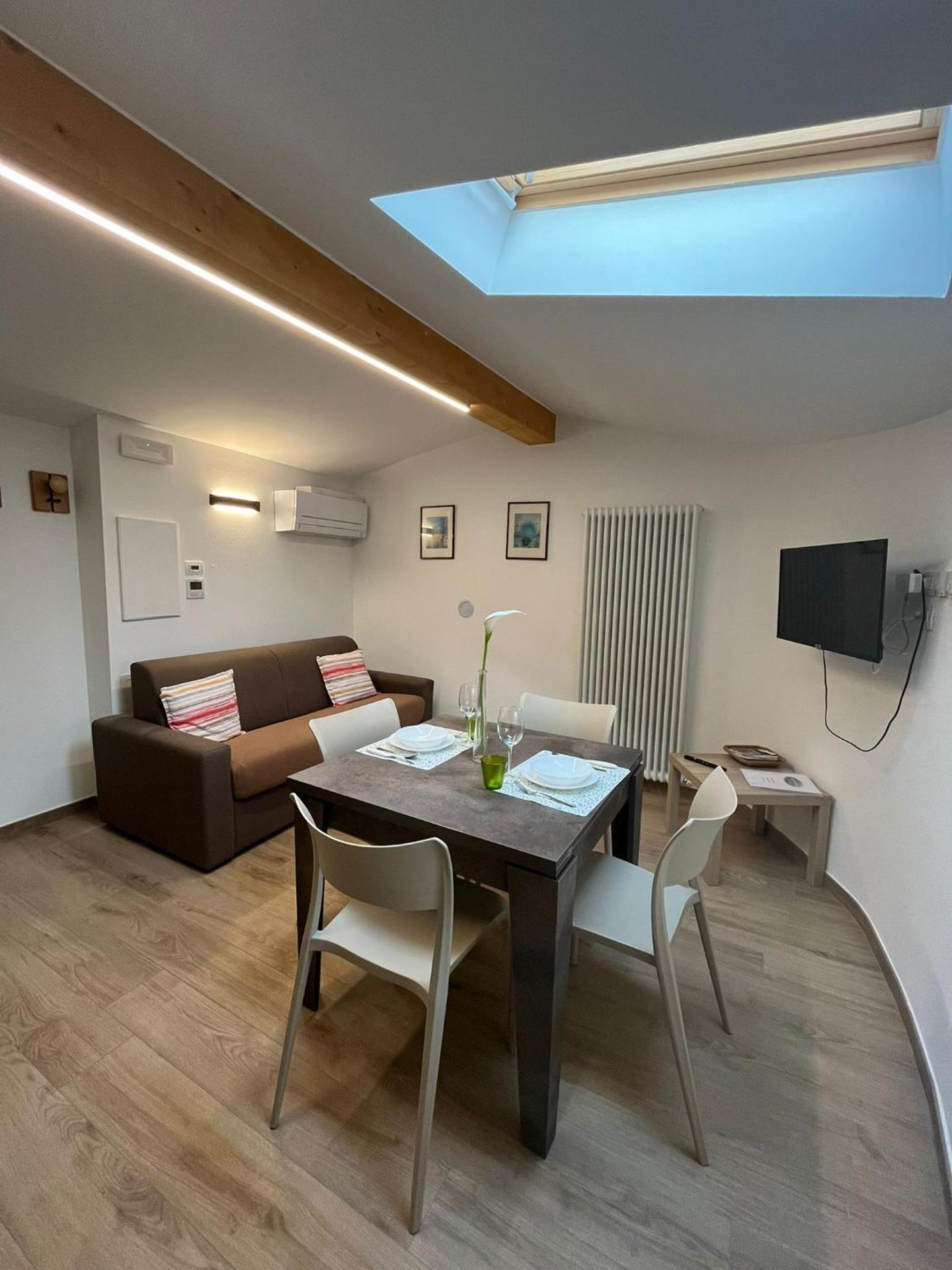 Communal lounge/ TV room