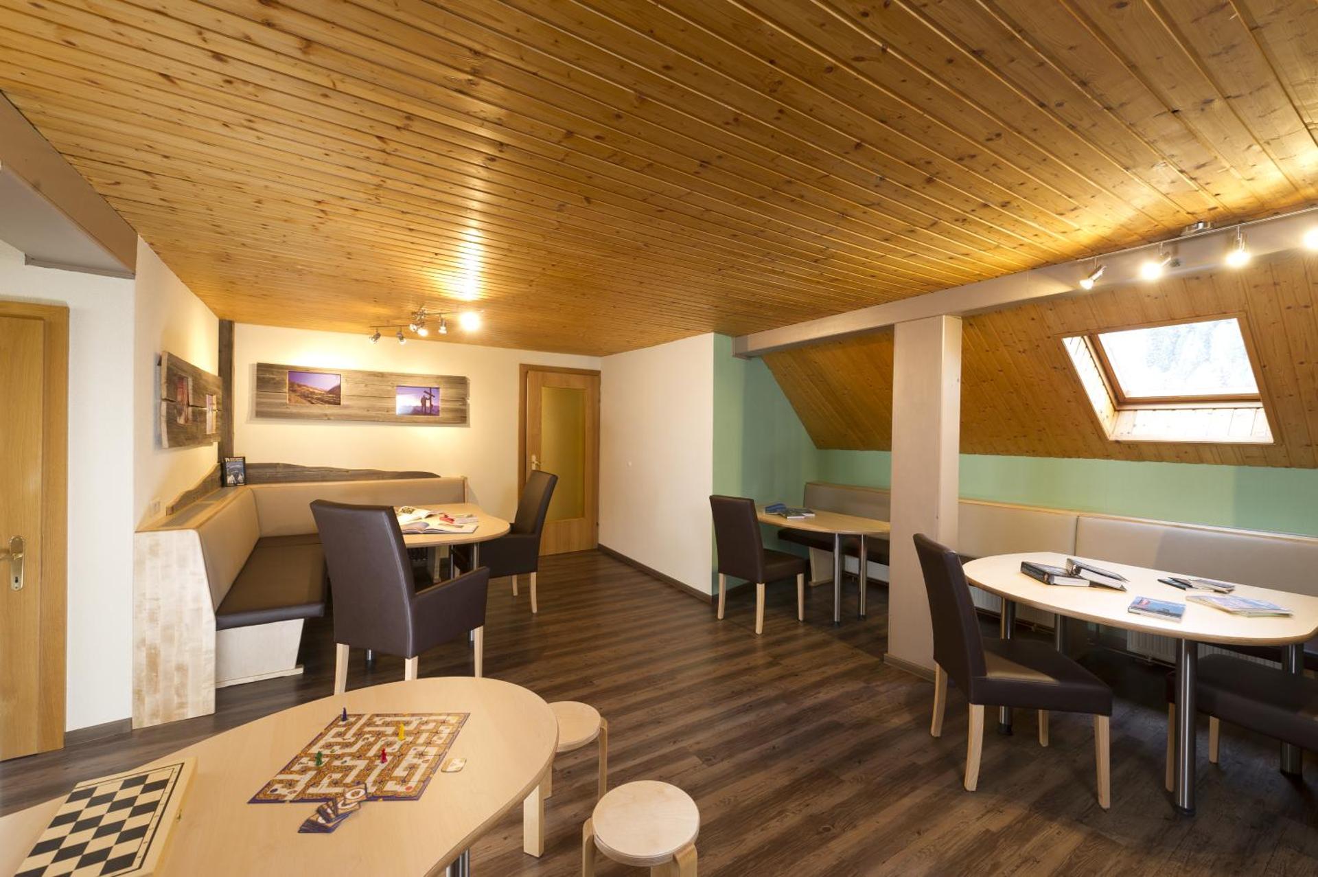 Communal lounge/ TV room