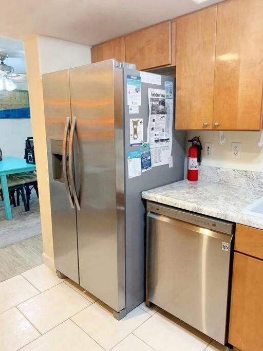 Enjoy Sunsets at Fully Equipped 2BR Condo on Beach