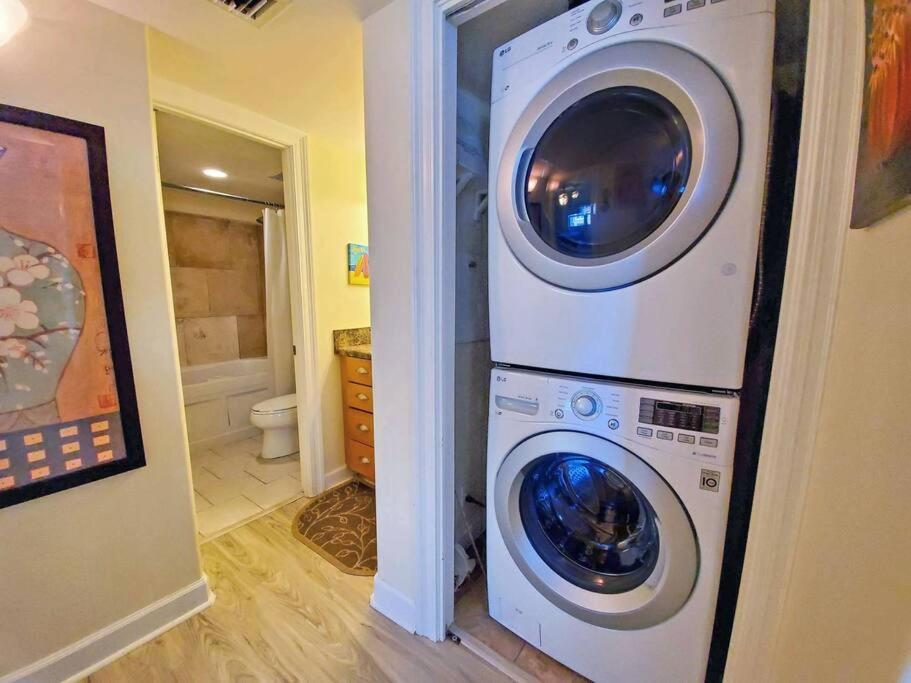 Enjoy Sunsets at Fully Equipped 2BR Condo on Beach