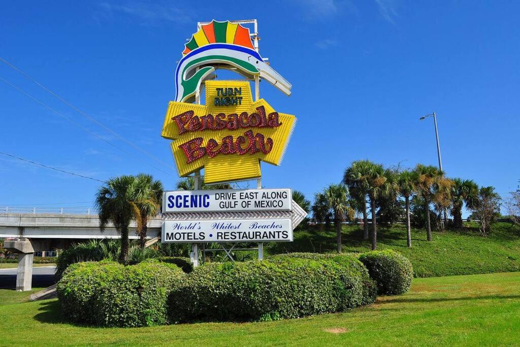 Enjoy Sunsets at Fully Equipped 2BR Condo on Beach