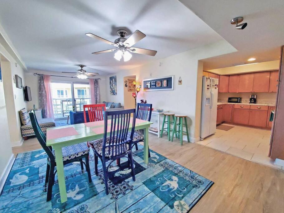 Enjoy Sunsets at Fully Equipped 2BR Condo on Beach