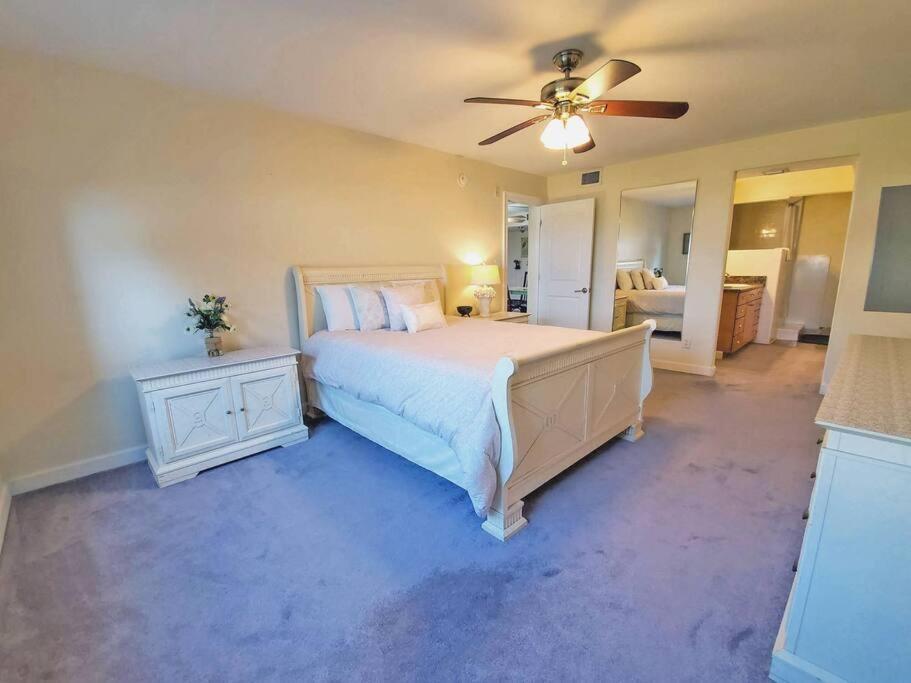 Enjoy Sunsets at Fully Equipped 2BR Condo on Beach