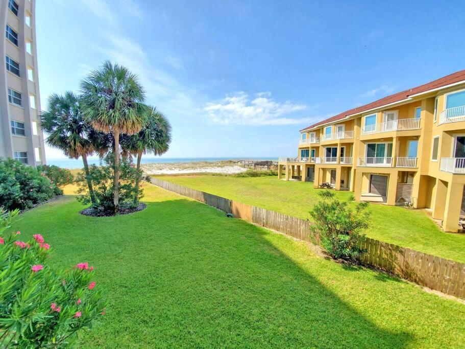 Enjoy Sunsets at Fully Equipped 2BR Condo on Beach