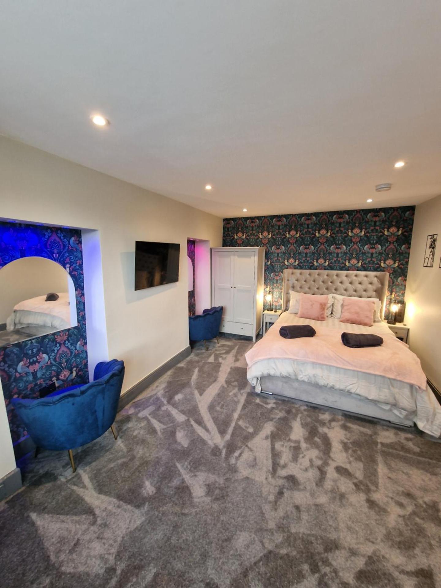 Townhouse - 6 Bed Hot Tub House