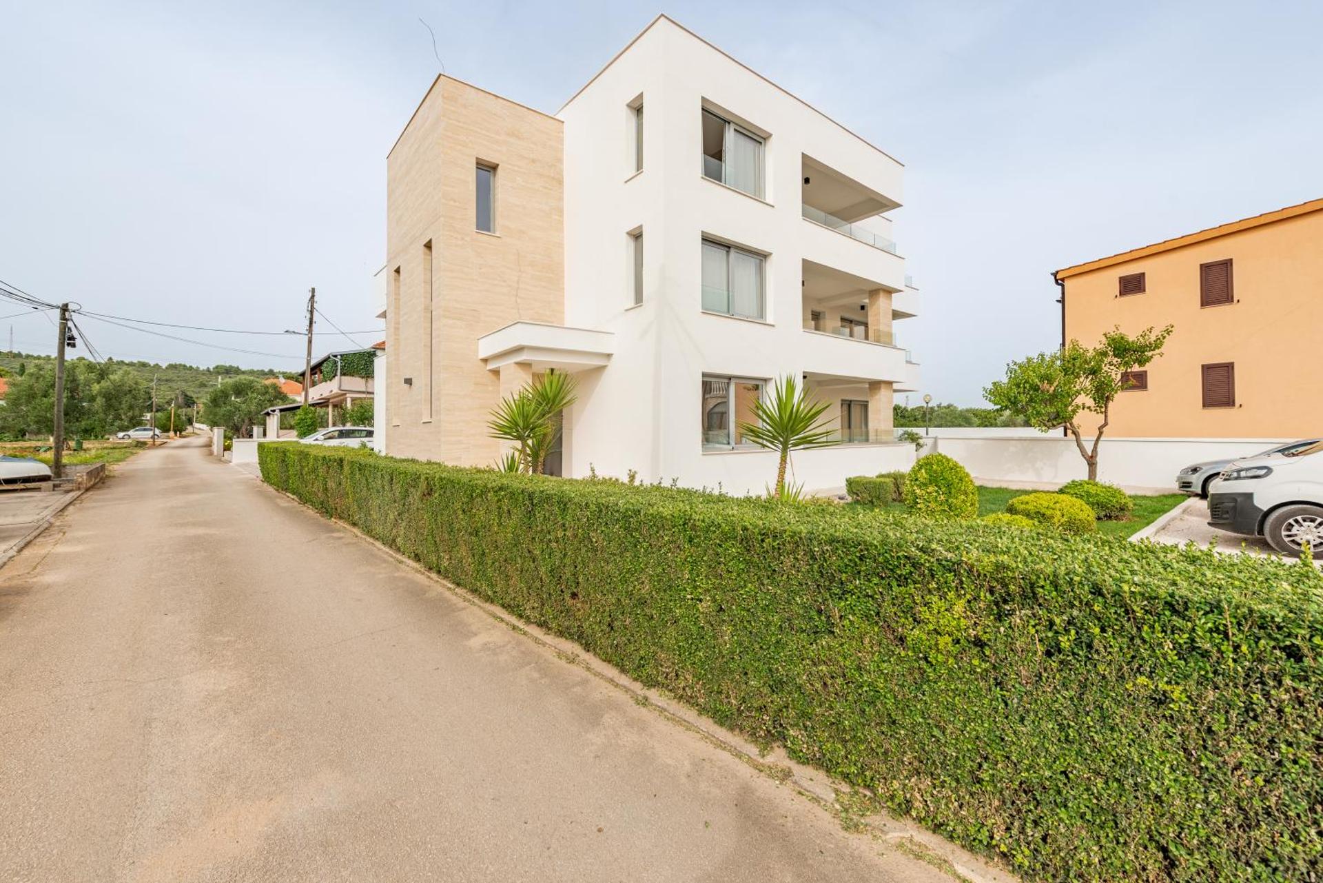 Rooms & Apartments Niko