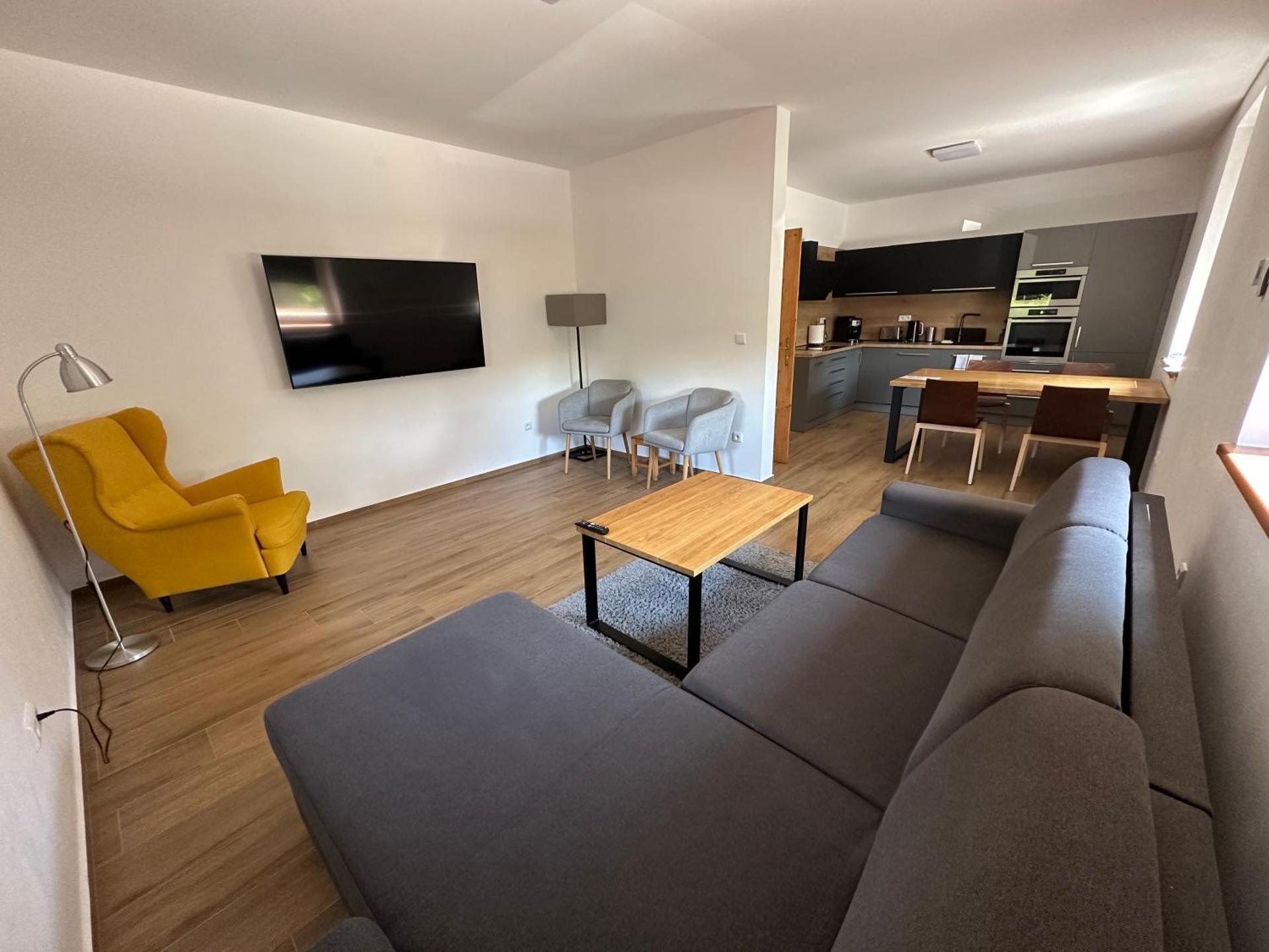 Communal lounge/ TV room