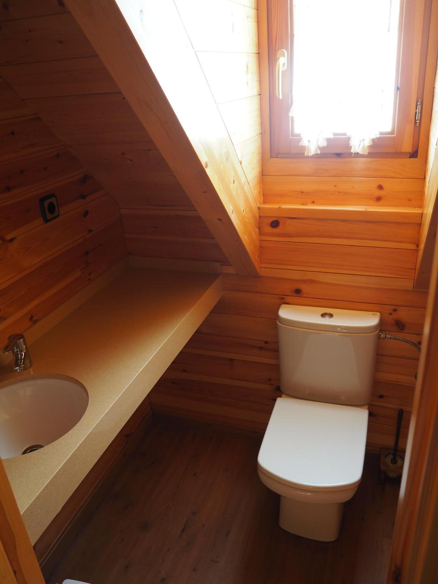 Three-Bedroom Bungalow (8 Adults) 