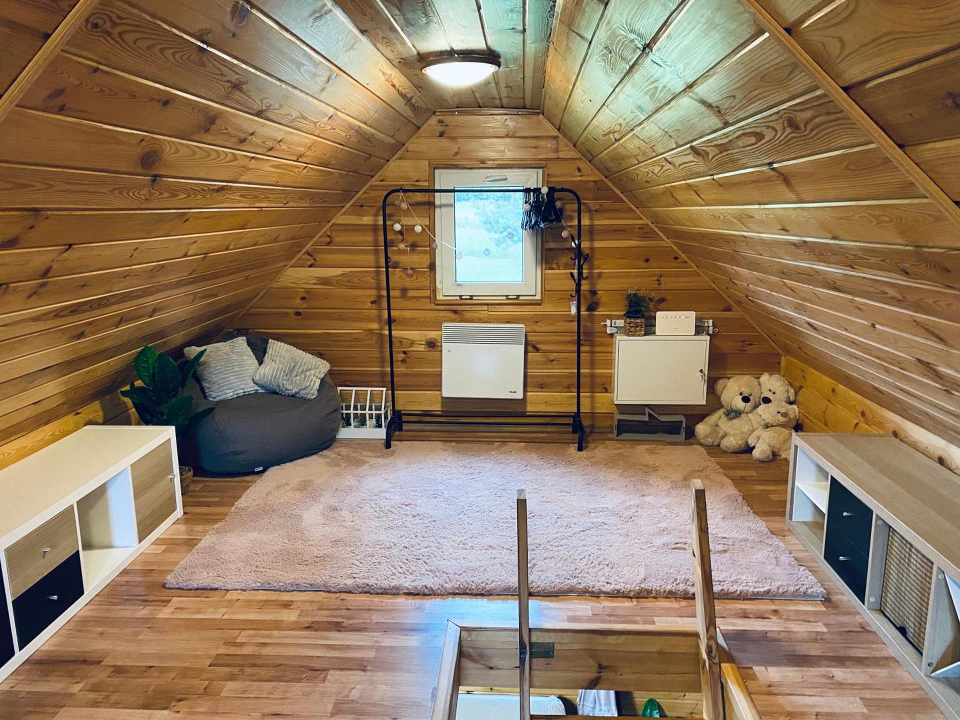 DOMEK bez ADRESU i SĄSIADÓW