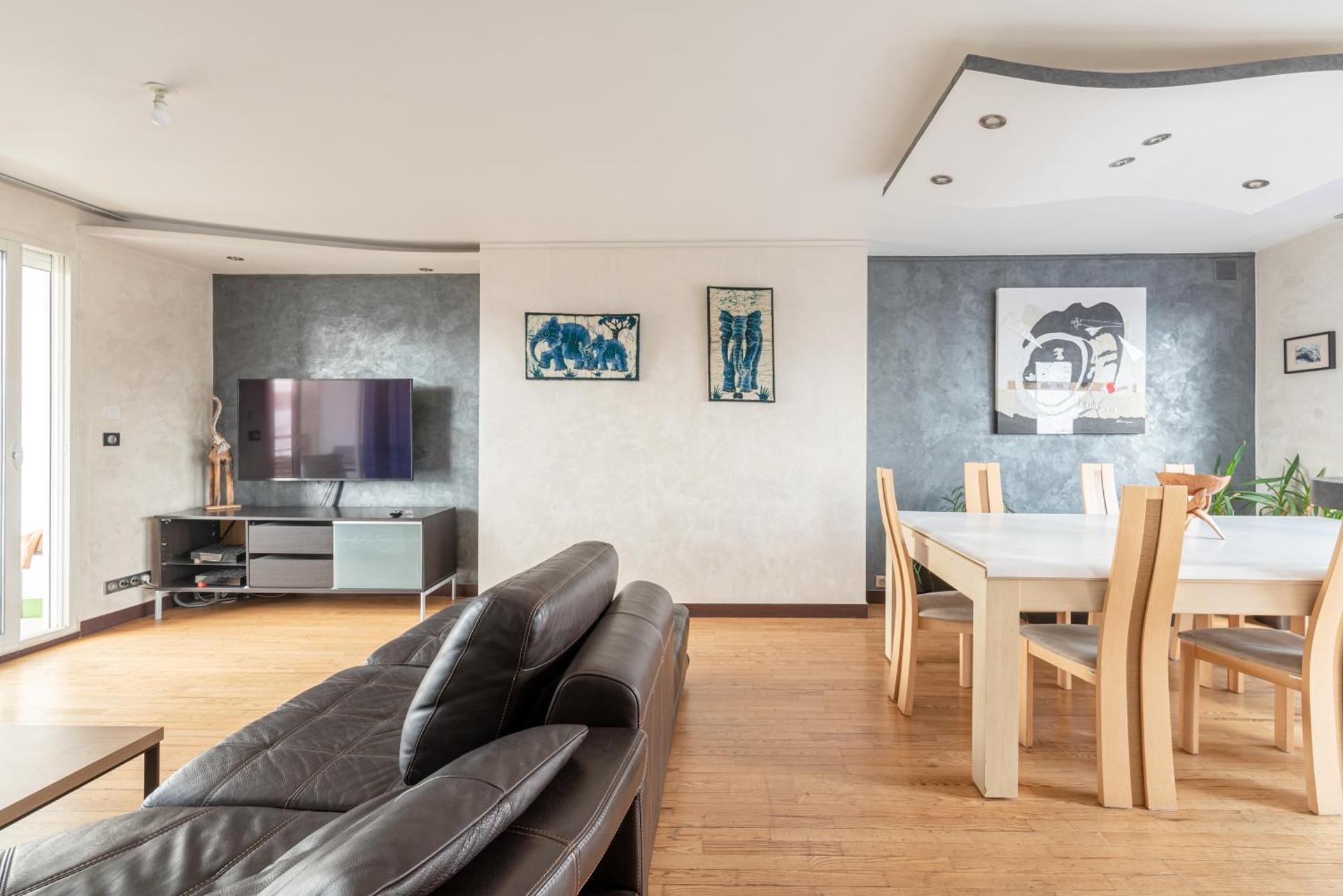 Communal lounge/ TV room