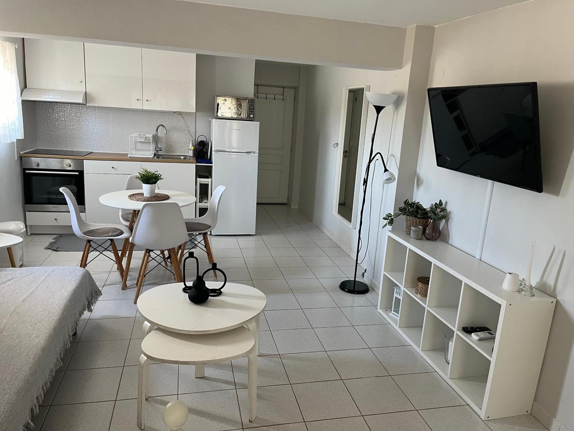 Cozy Mycenae Escape Near Ruins