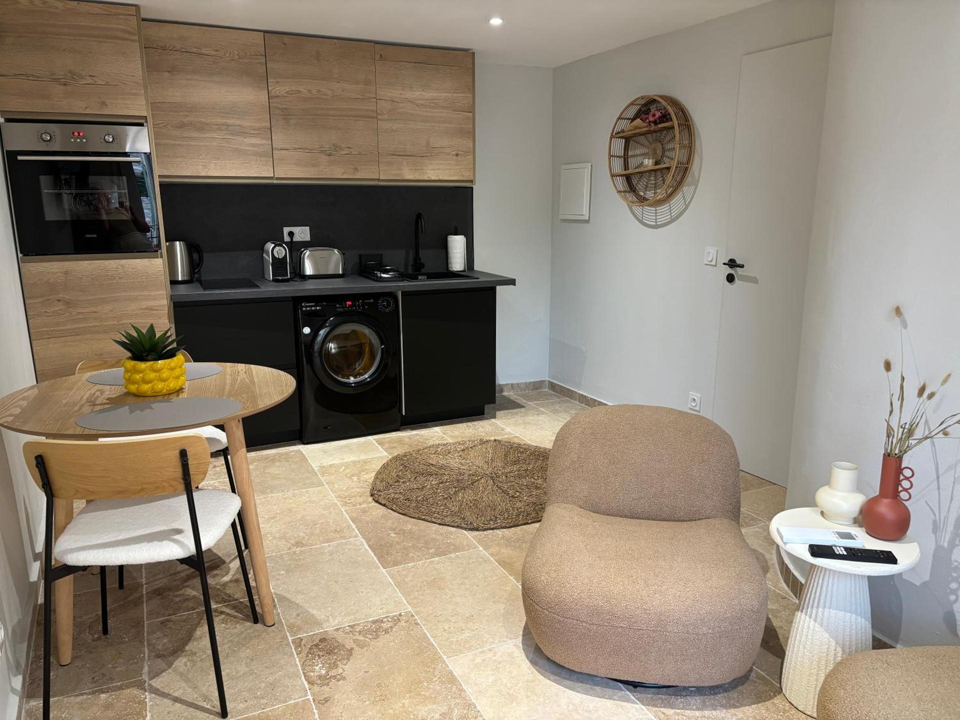 One-Bedroom Apartment with Balcony