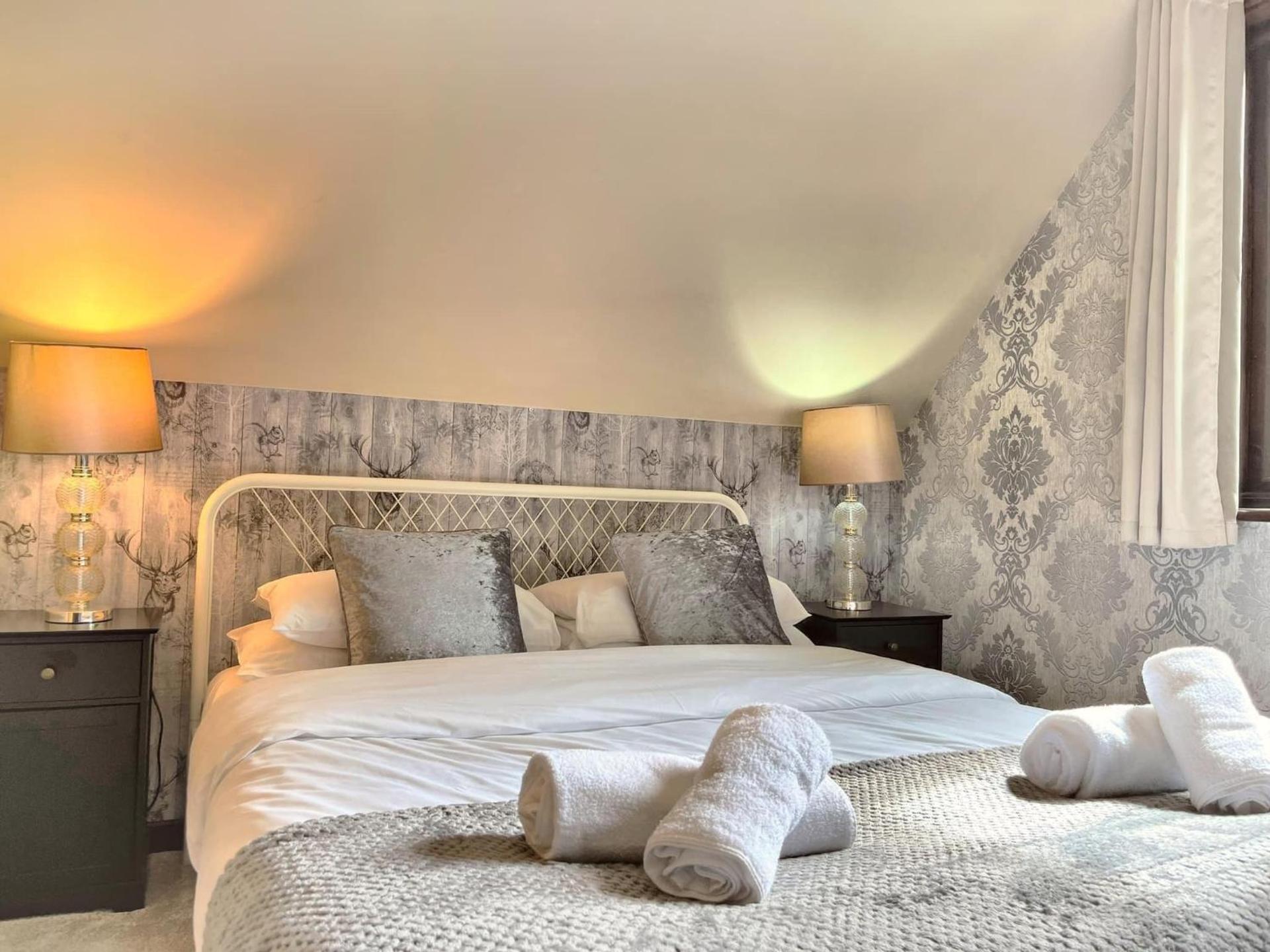 Primrose 15-Kaowood-Hot Tub-Pet friendly-Tenby