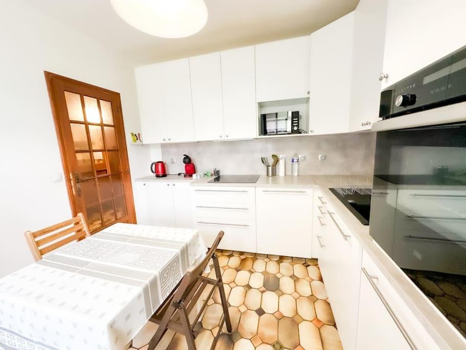 Anh Dao-Disneyland-Parking Gratuite et Terrasse