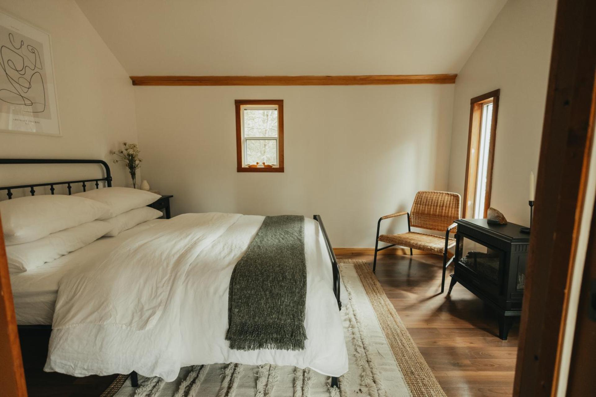 The Doma Lodge - Cozy Muskoka Cabin in the Woods