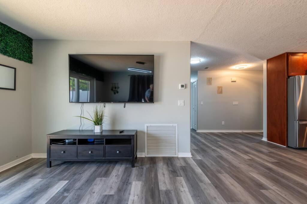 Cruise-Ready Oasis 15min to Beach & Port Canav & Huge Pool