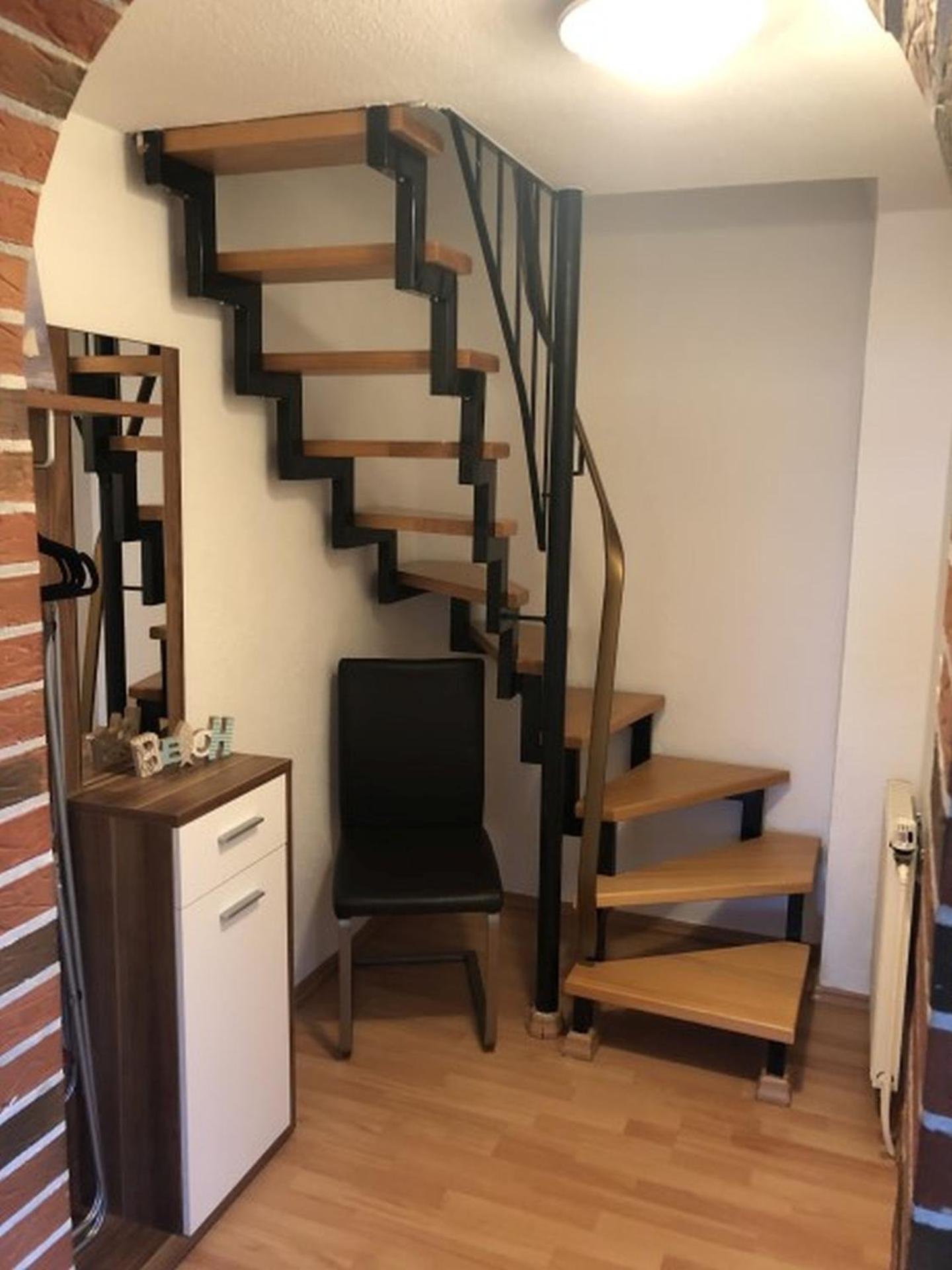 Nordseeküste am Deich mit schönem Garten