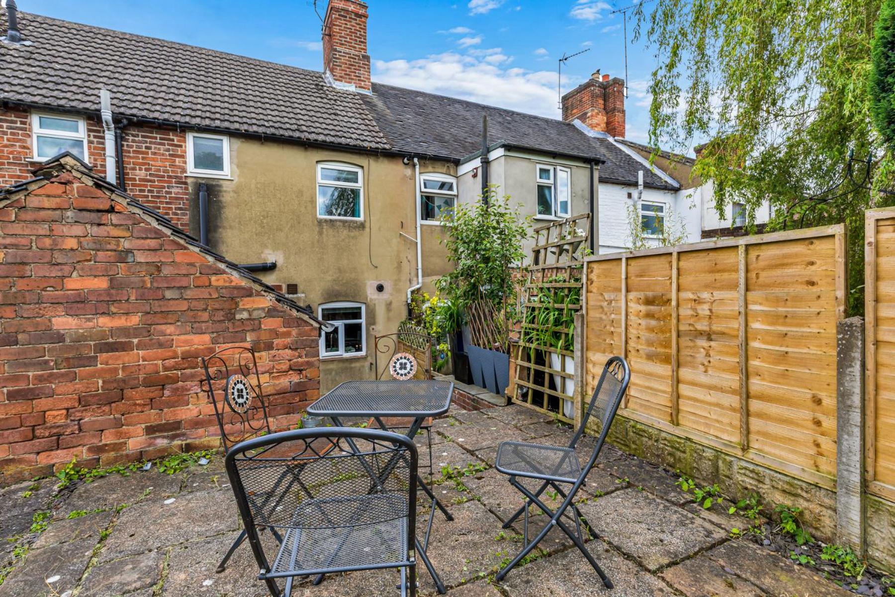 Modern 2-Bed Home Walk to Ashby Town Centre