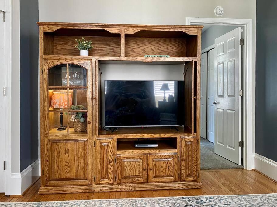 Cozy Main Street Flat