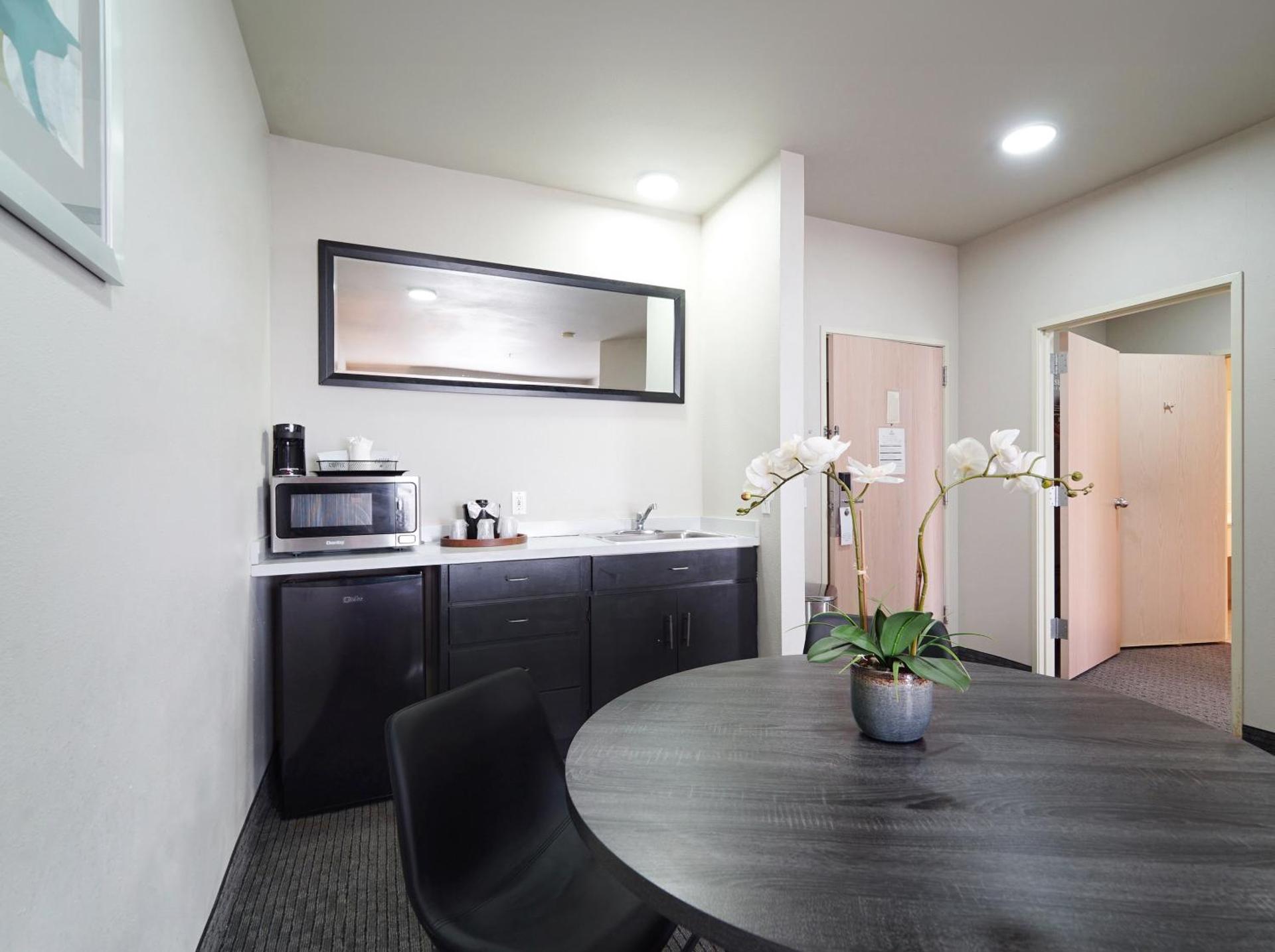 Deluxe Suite with Ocean View