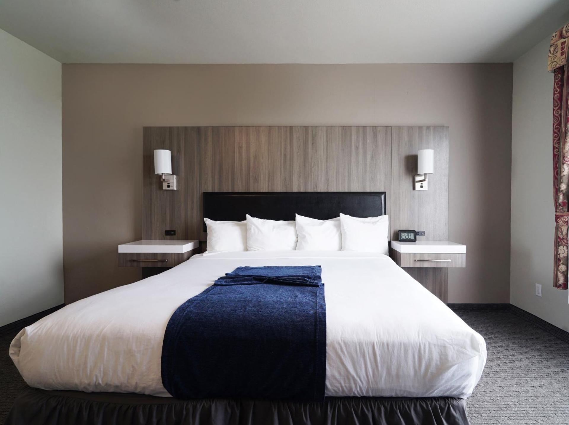 Deluxe Suite with Ocean View