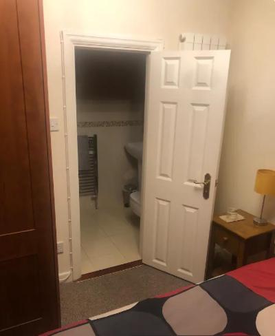 Private comfortable bedroom with ensuite