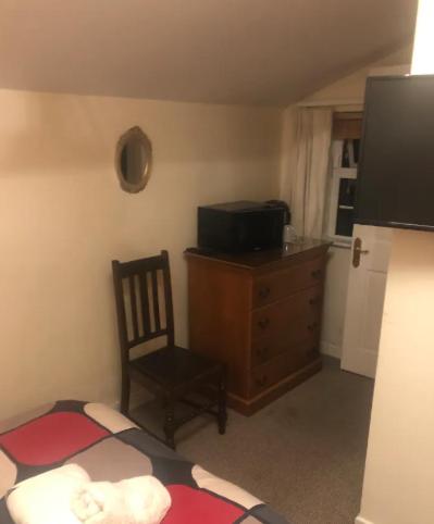 Private comfortable bedroom with ensuite