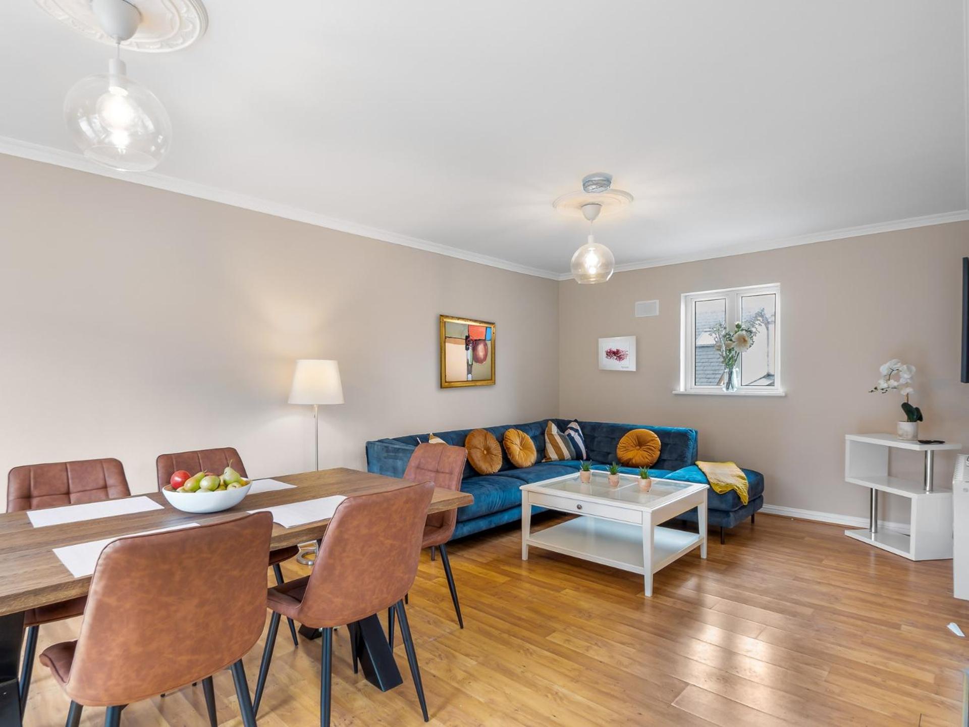 Communal lounge/ TV room