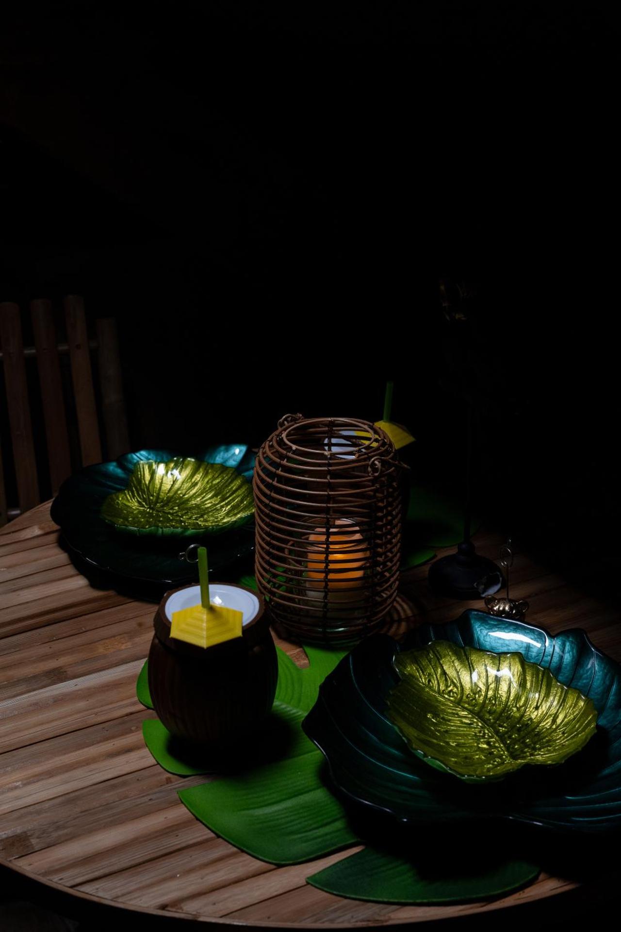 Dynasty Jungle Spa Jacuzzi