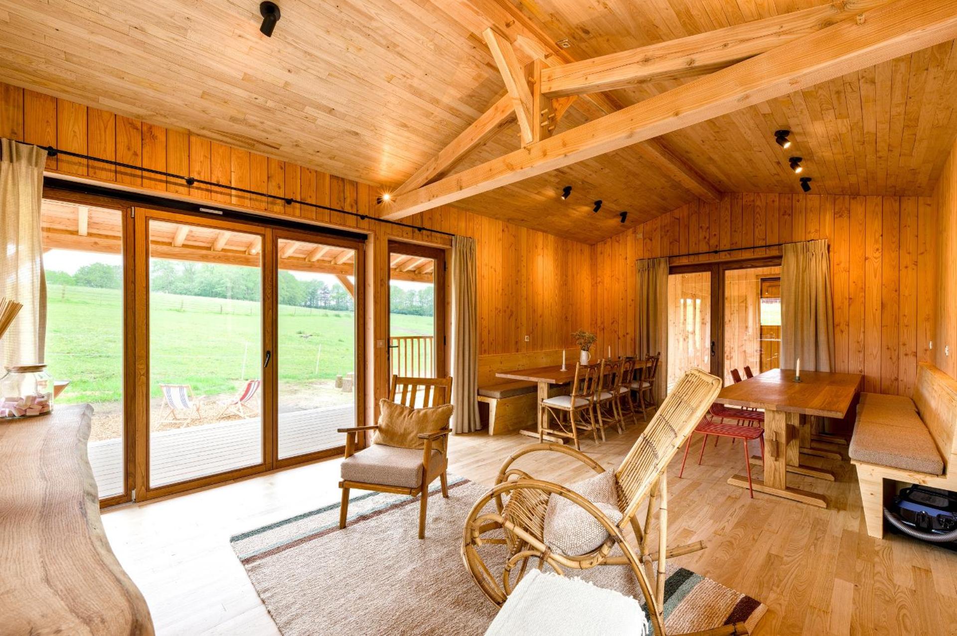 Communal lounge/ TV room