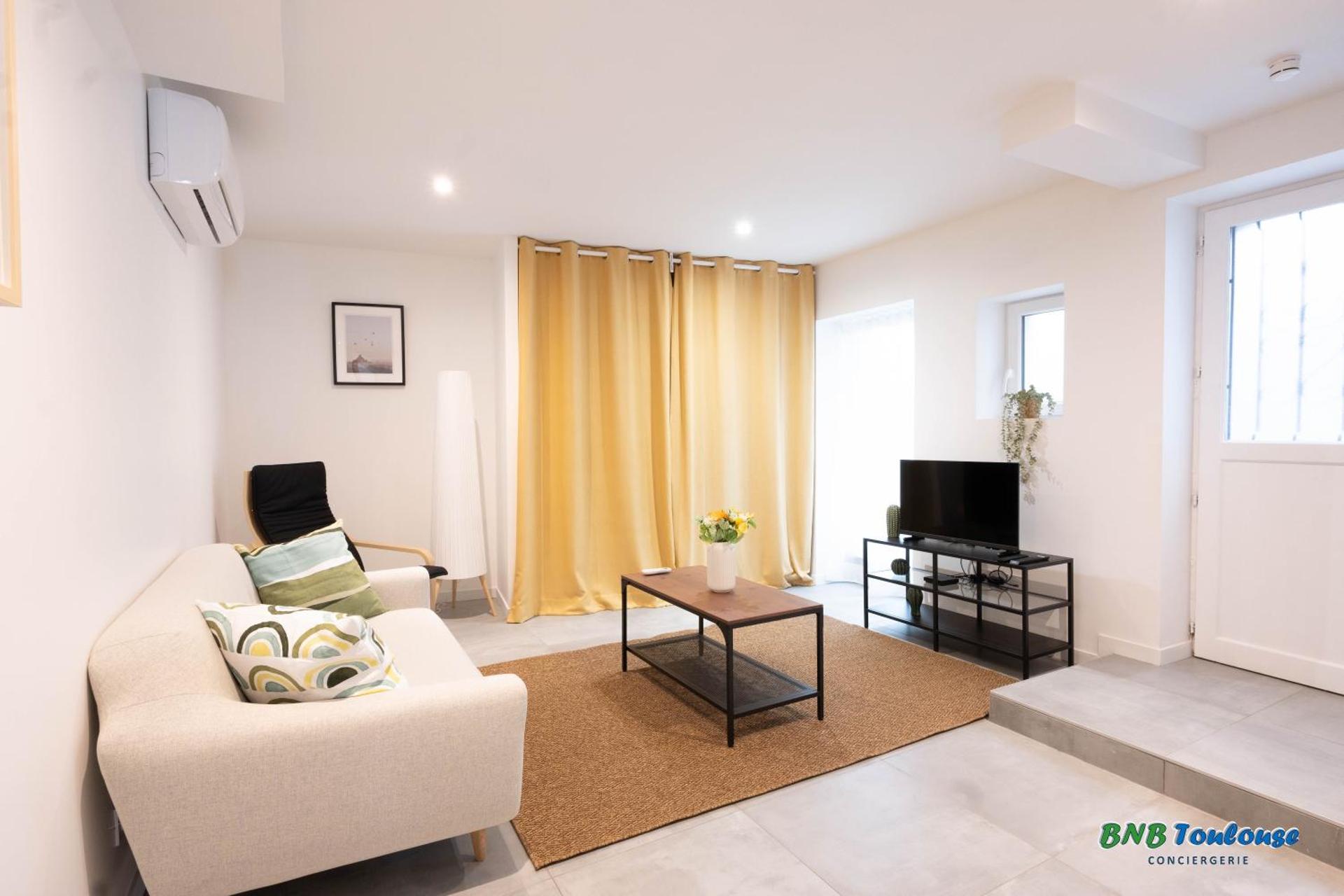 ORBIS - "Le Gaston douillet" - Clim - WiFi - Plein centre - Cour intérieure