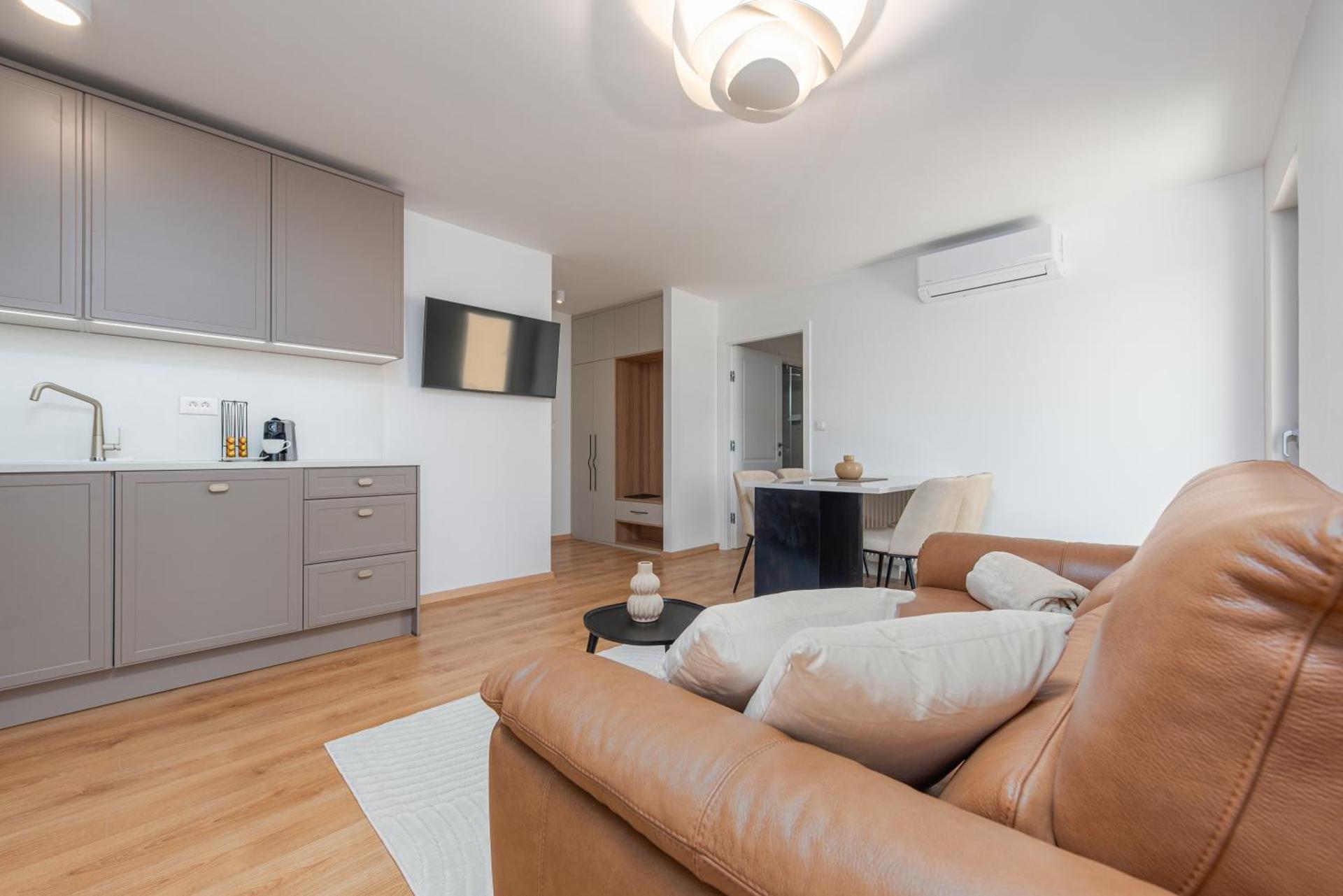 Rooms & Apartments Niko