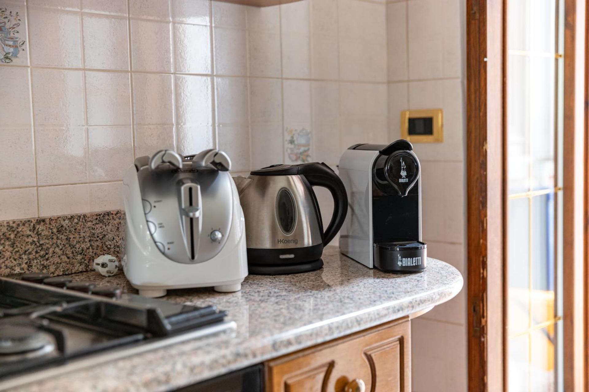 Coffee/tea facilities