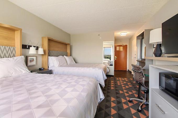 Holiday Inn Chicago Nw Crystal Lk Conv Ctr by IHG