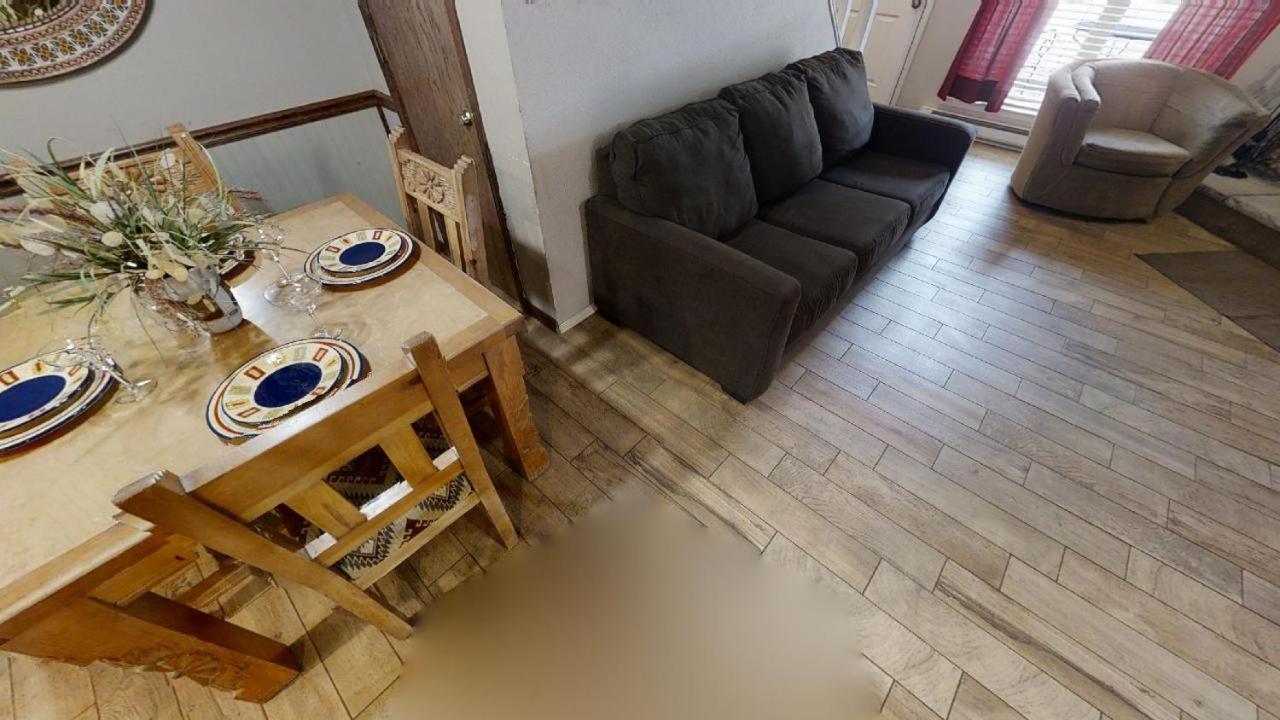 Grandview 4 Hummingbird Hangout - WiFi - Cable - Washer - Dryer - Fireplace - One Block From Main Street