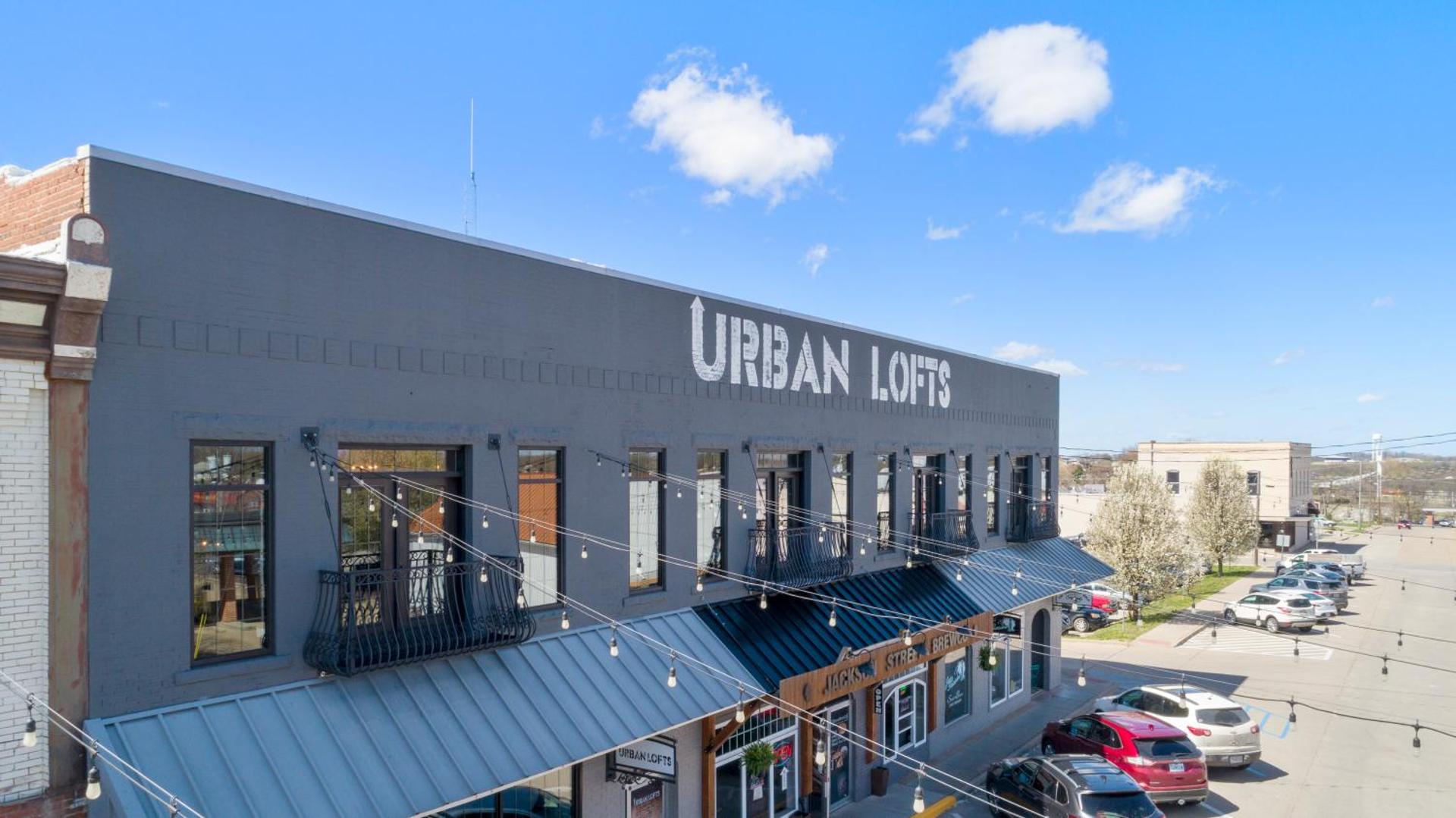 Downtown Urban Loft above Restaurant #7