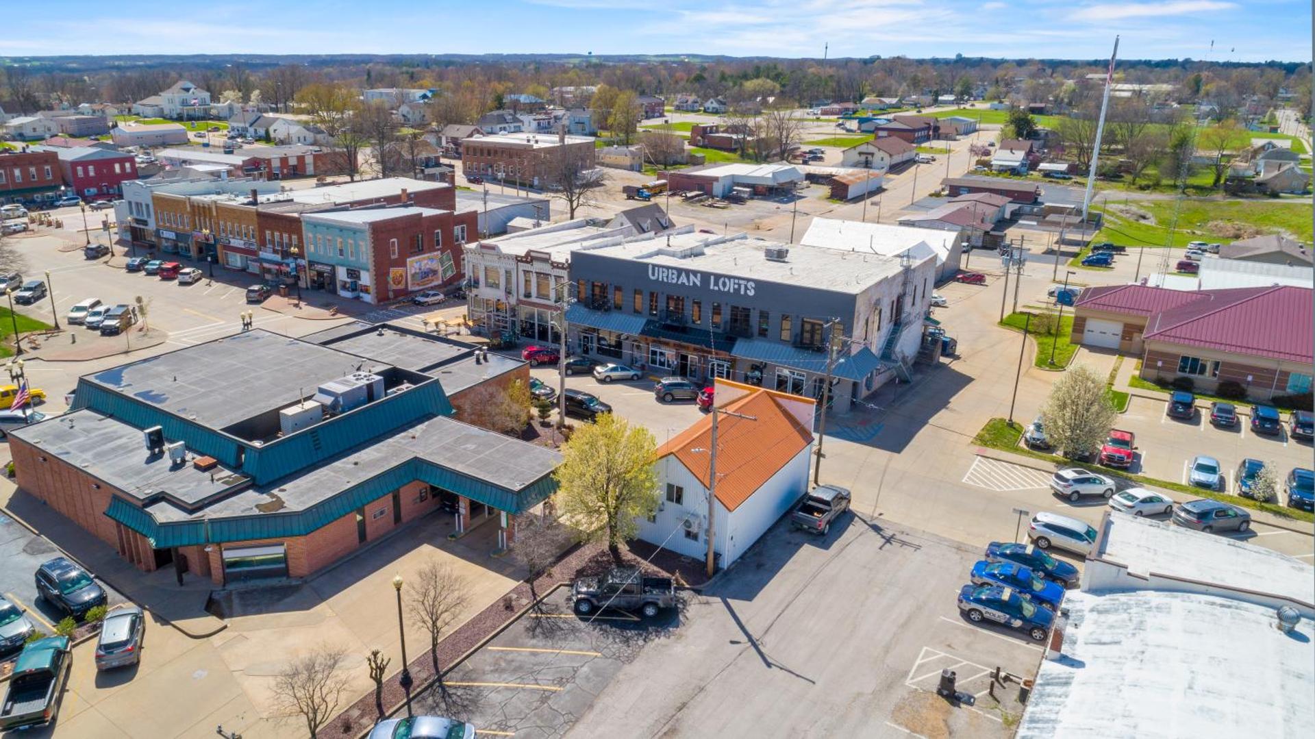 Downtown Urban Loft above Restaurant #7