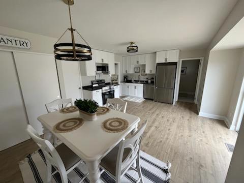 Charming Springboro house near historic downtown