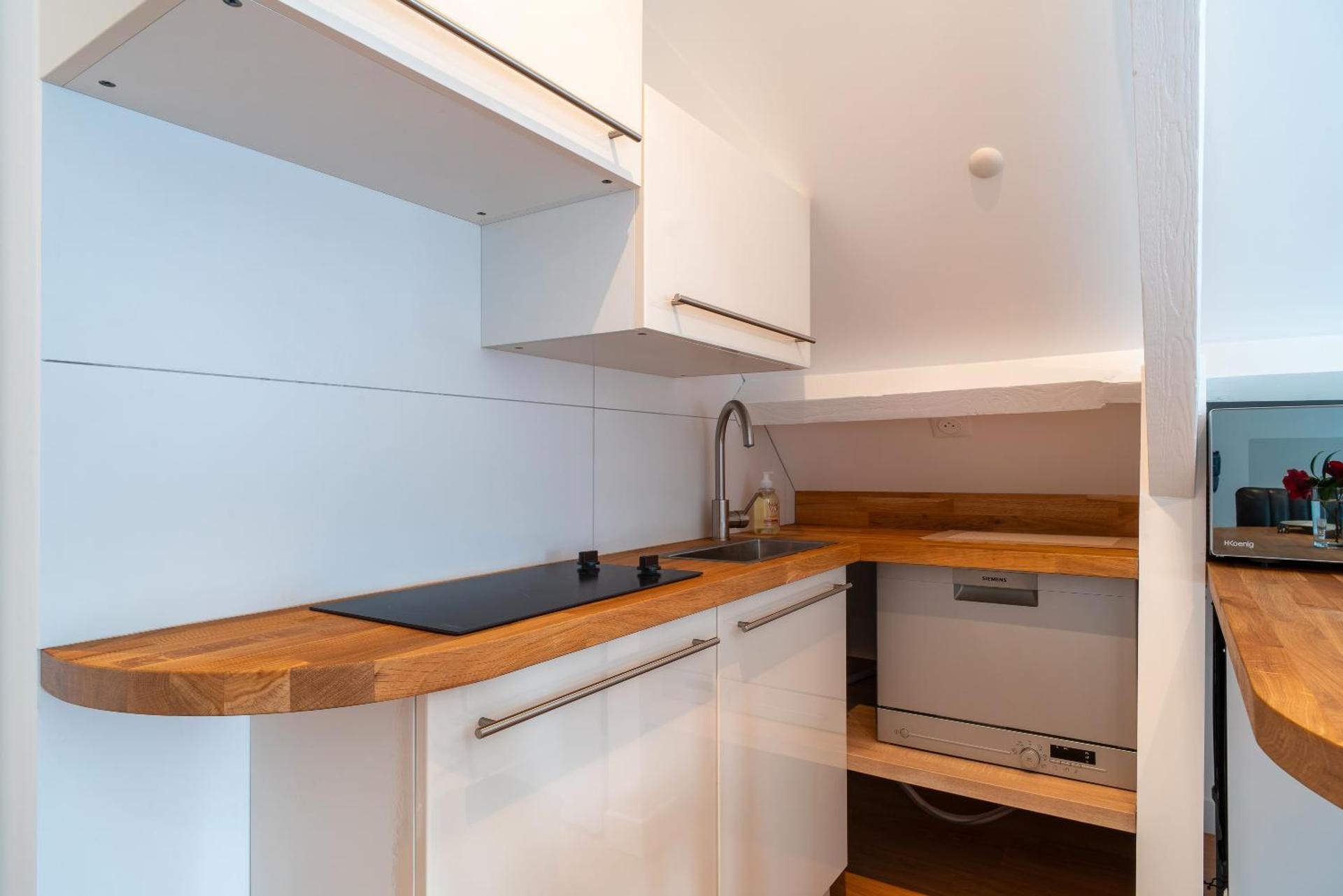 Kitchen or kitchenette