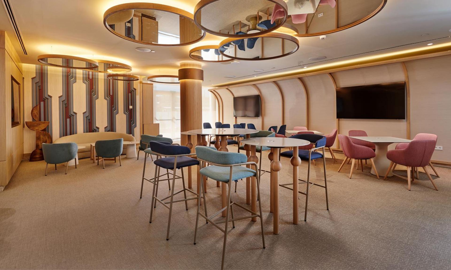 Communal lounge/ TV room