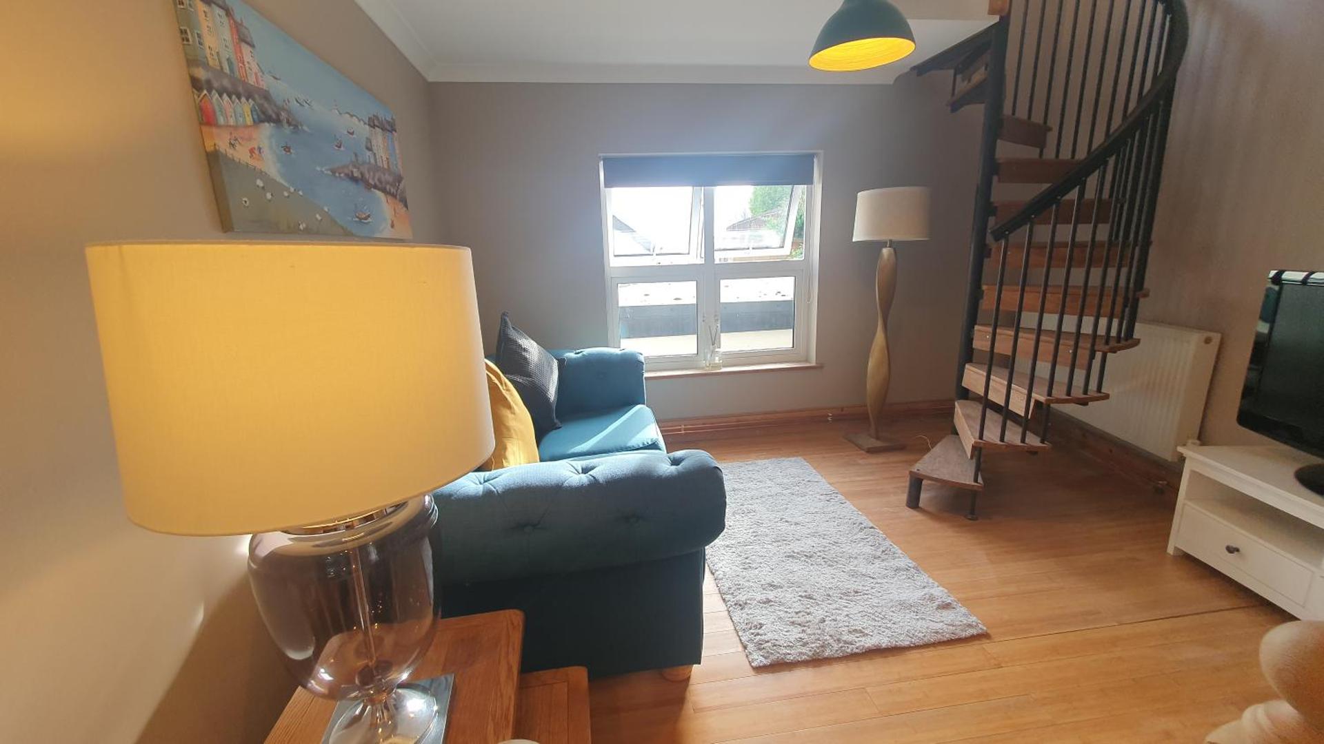 Driftwood in Looe River view and parking